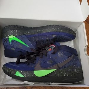 KD13 EP 'PLANT OF HOOPS'